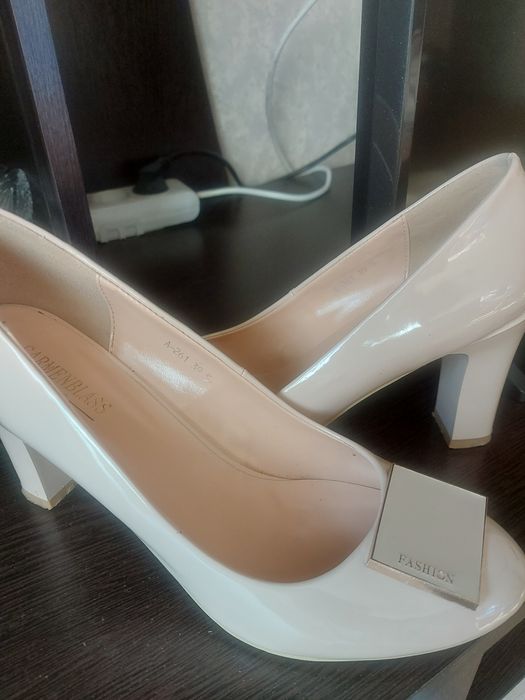 Туфли на каблуке