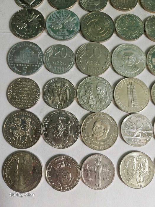 Продавам мед никелови юбилейни монети,в перфектно качество по избор.