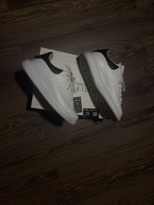 Alexander mcqueen size 42