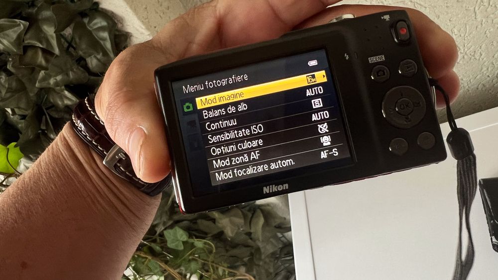 Nikon  Coolpix S3300