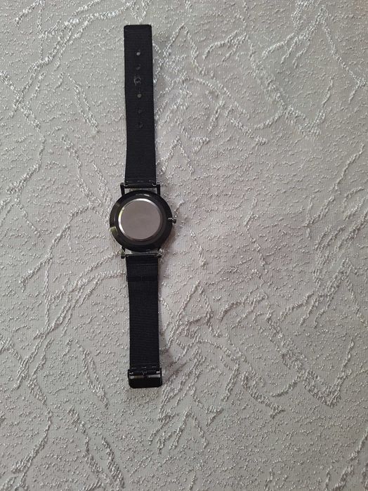 Чисто черен часовник за мъже