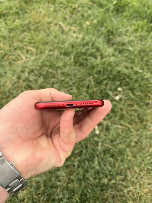 Iphone XR (64GB) ideal holatda aybi yoq umuman 81% yomks
