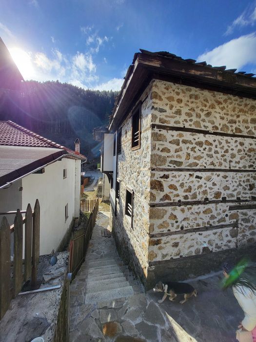 Продава се Къща в с. Соколовци, Област Смолян - 222 кв.м за 428 €/кв.м - Снимка #1