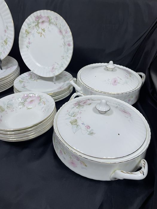 Сервиз обеденный Royal Stafford