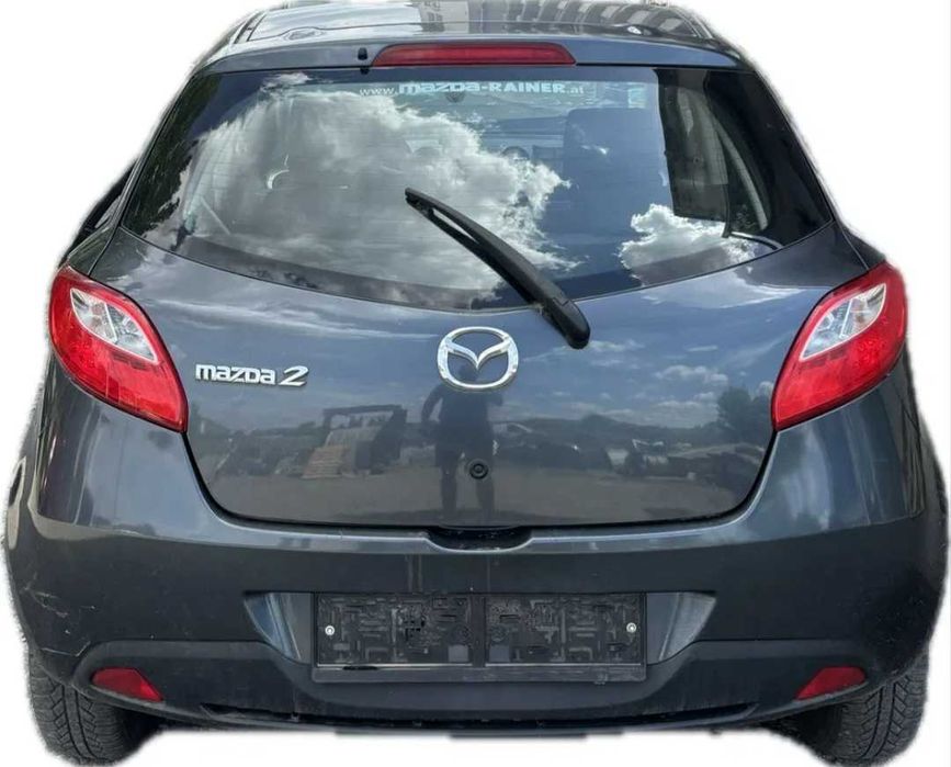Мазда 2 на части 2010година