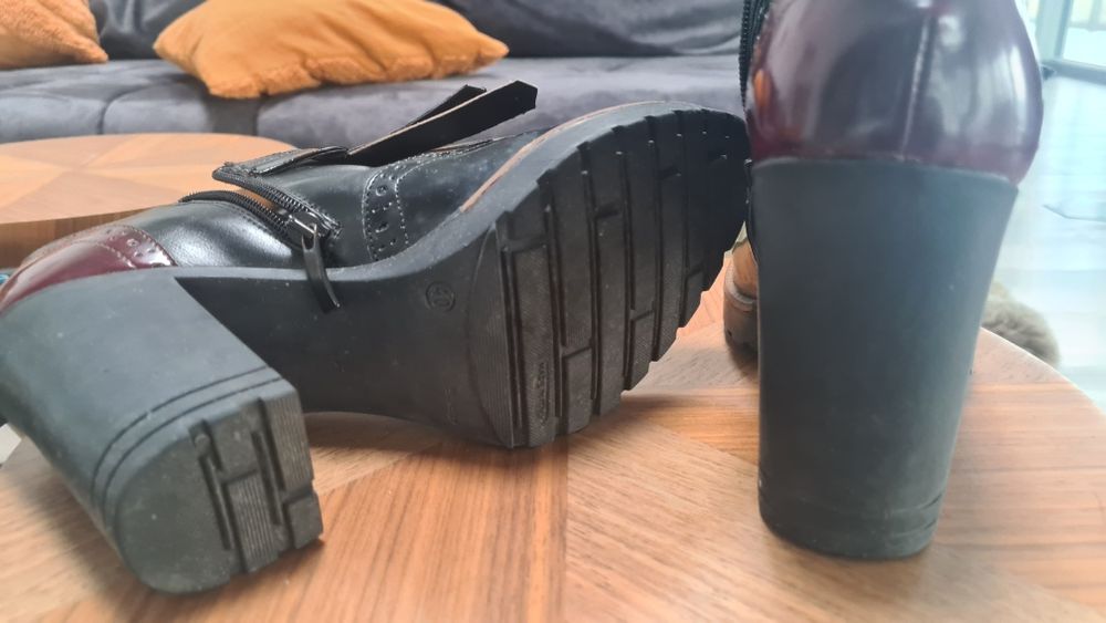 Обувки естествена кожа, супер запазени 39 номер