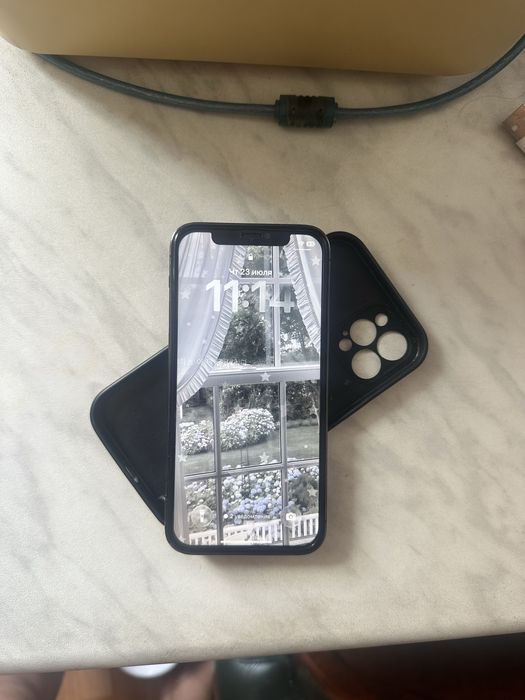 продам айфон 12 про