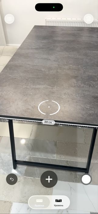 Диван и офисный стол