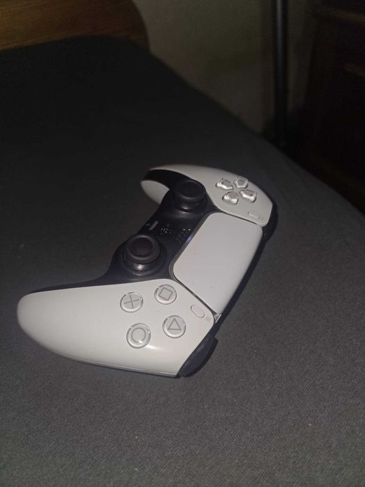 PlayStation 5 Disc 825 GB+ 2 controllere