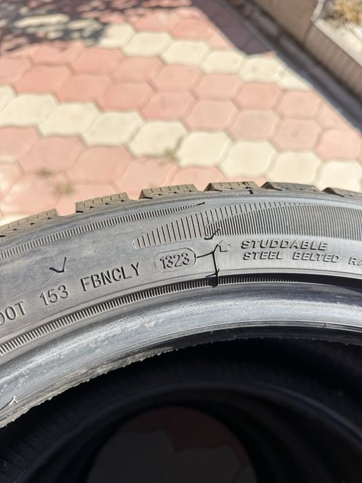 Продам шины зимние R20