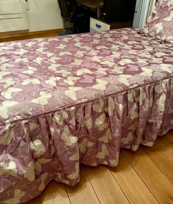 Лилава покривка на пеперуди