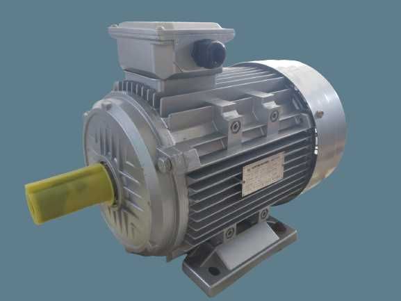 Продавам трифазен ел.мотор 5.5kW/2900rpm.МЕДНА НАМОТКА! Реална мощност
