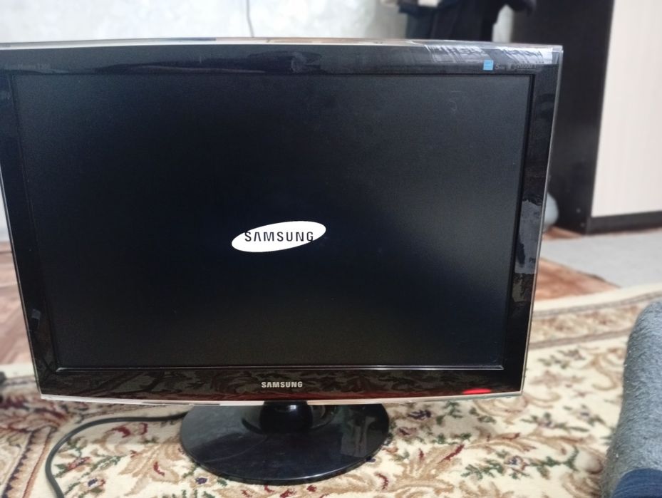 Монитор Самсунг продам