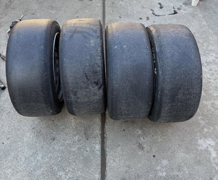 Гуми с джанти сликове