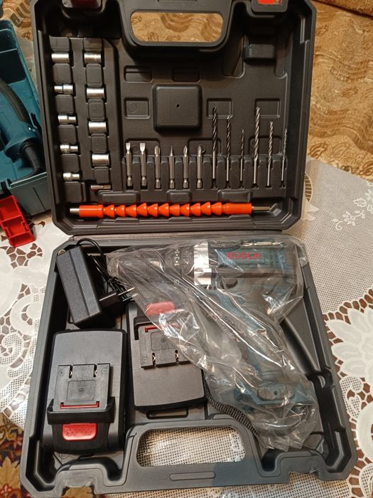 Bosch дрель комплект