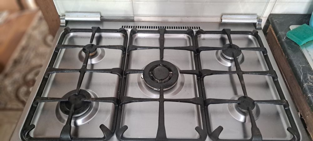 Продам  газовую плиту