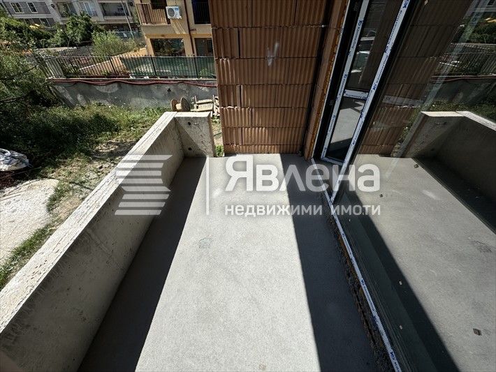 Голям и слънчев 2-ст апартамент с 60,80 кв.м. заст