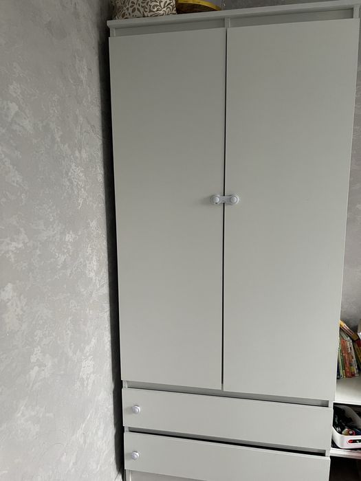Шкаф детский распашной