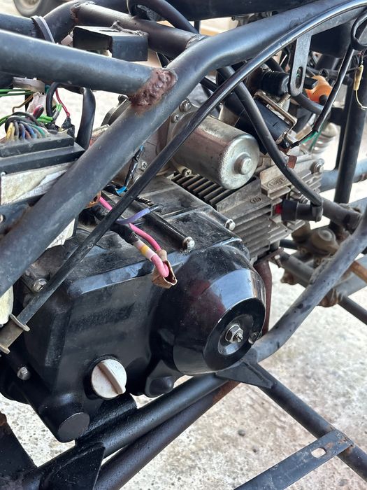 Китайско атв на части или цяло с счупен двигател!!!