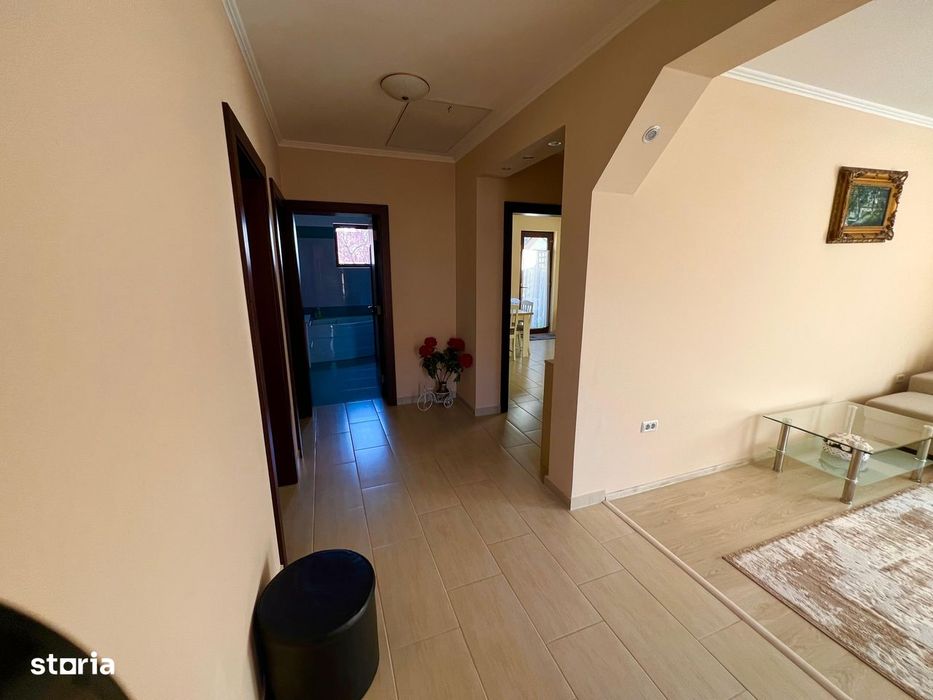 Casa parter 3 camere, garaj si anexa