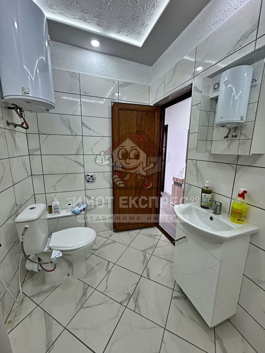 Обзаведен тристаен апартамент, нов, панорамна гледка, кв.Баба Тонка