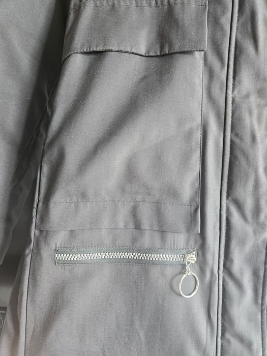 Продам куртку женскую