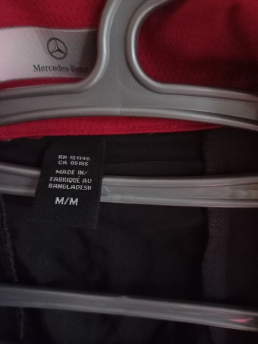 Продавам горнище на мерцедес, ветровка