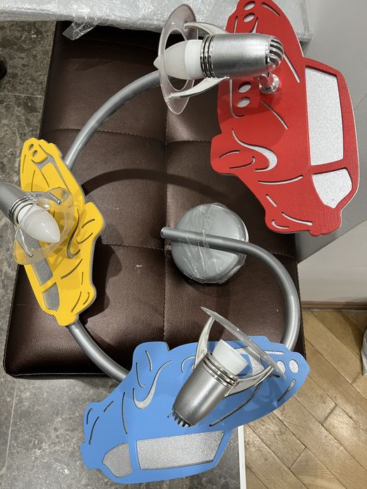 Продам люстру б/у