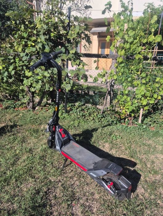 Vând trotinetă electrică SEGWAY ZT3 Pro