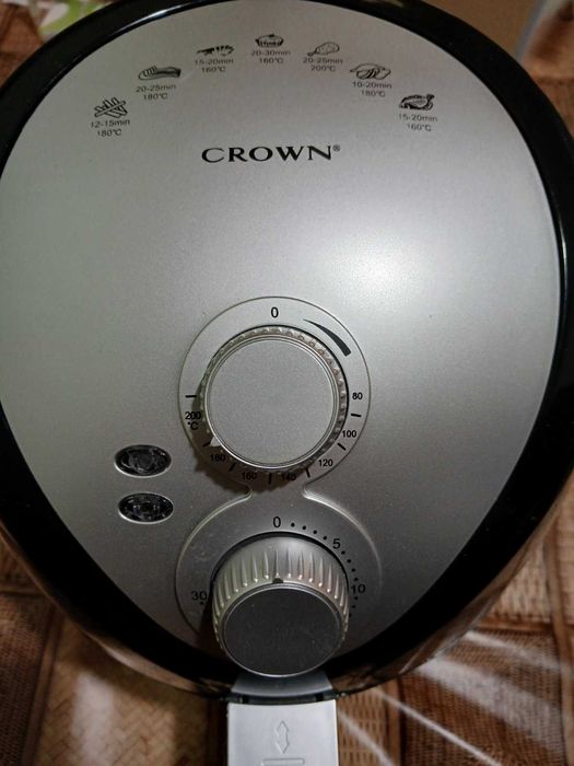 Продавам еирфрайер Air Frier Crown CAF-3013