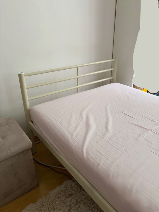 2 paturi 90x200 cm cu saltele individuale negru si bej