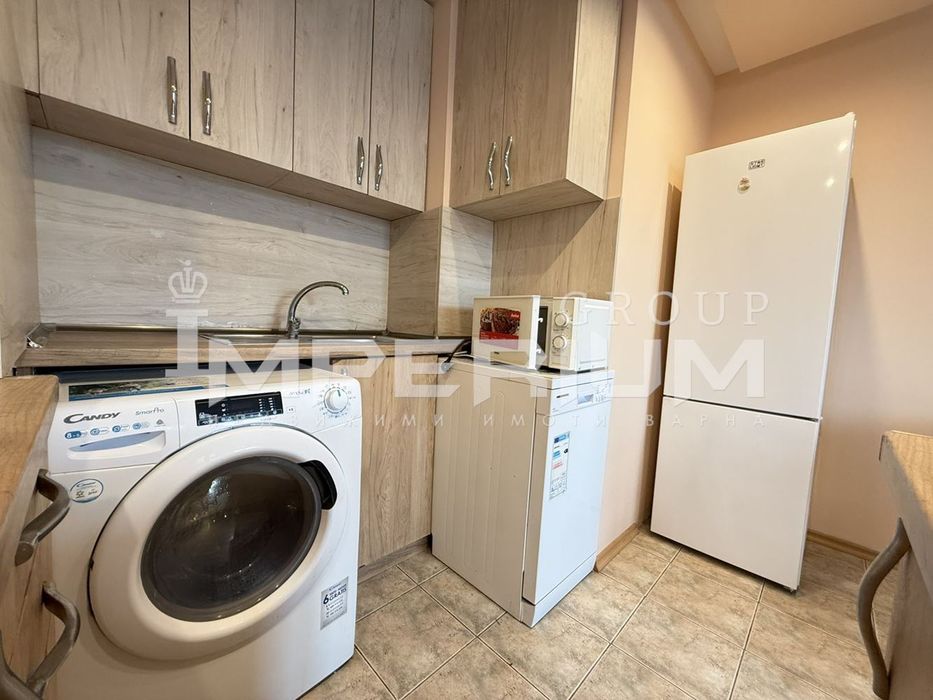 Дава се под наем Четиристаен апартамент в Варна, Лятно кино Тракия - 100 кв.м за 747.66 € - Снимка #2