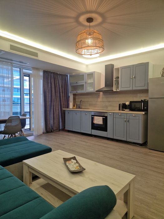 Apartament de închiriat cu vedere spectaculoasă la mare.Terasă