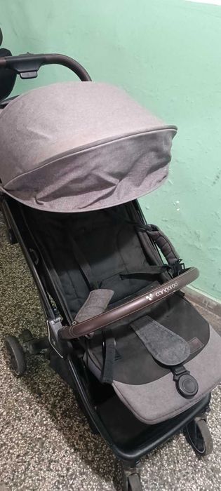 Продавам две колички
