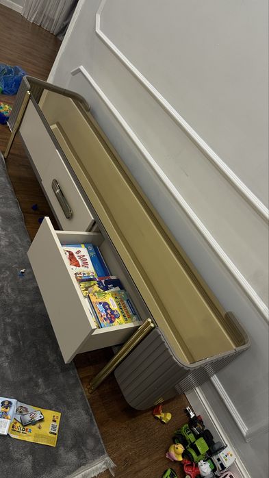 Продам подставку под ТВ