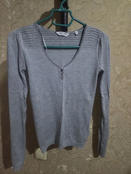 Продам женские кофточки