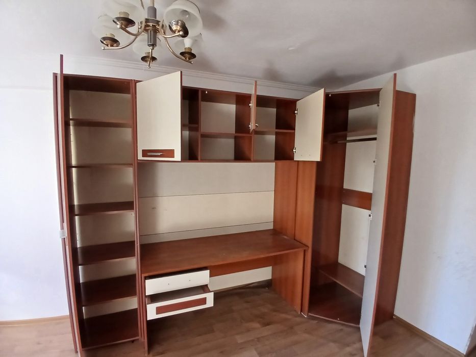 Продам шкаф с письменным столом есть доставка