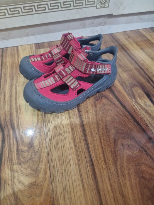 Sandalele Quechua masura 26