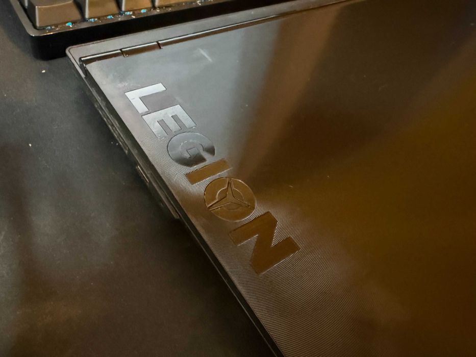 Лаптоп Lenovo Legion Y530 (без хард дискове, за части)