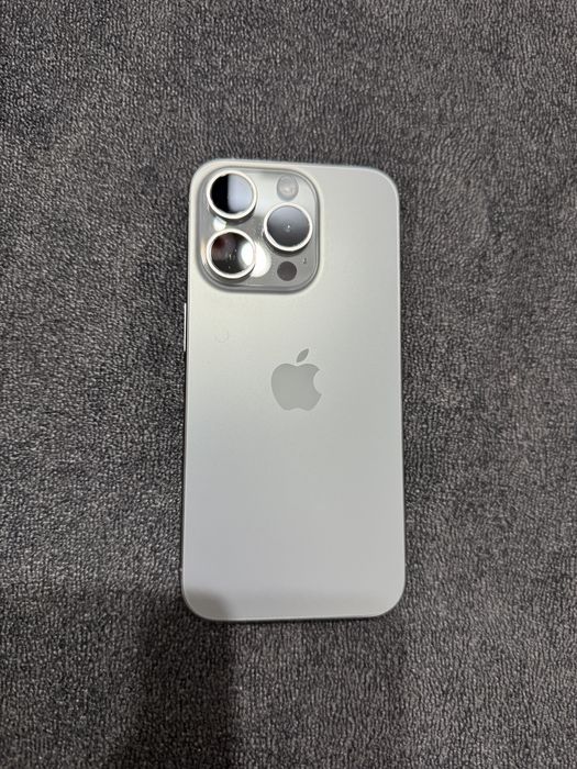 iPhone 15 Pro 256 GB Natural Titanium
