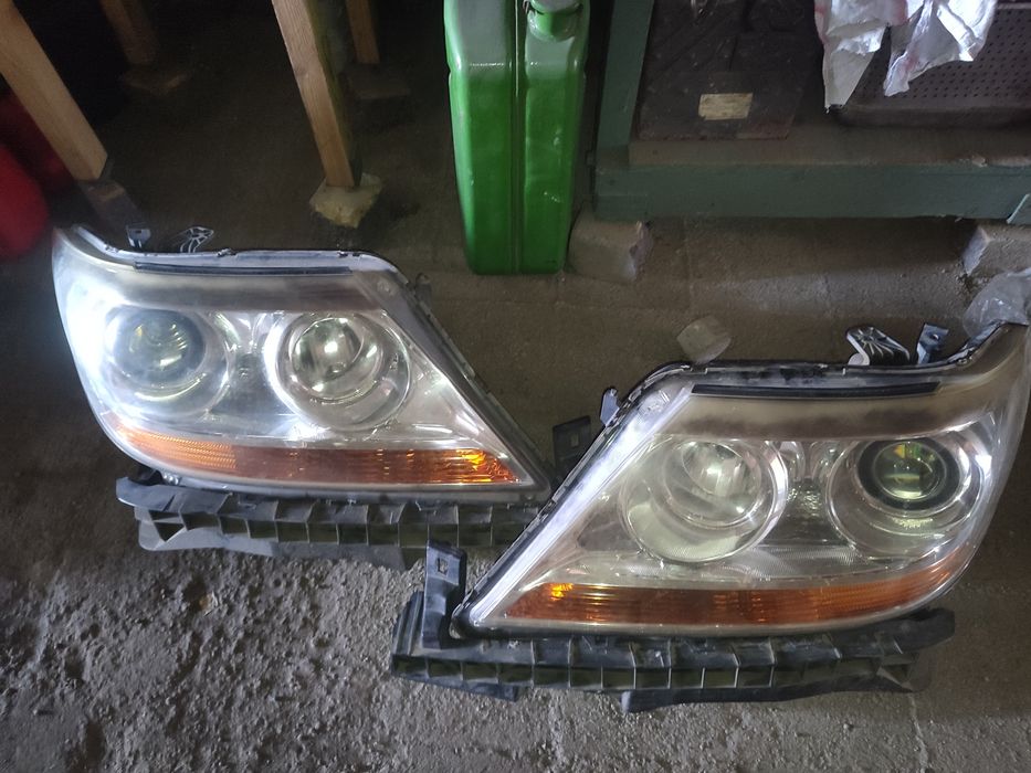 Honda Elysion/Elysion Prestige продам комплект фар передних