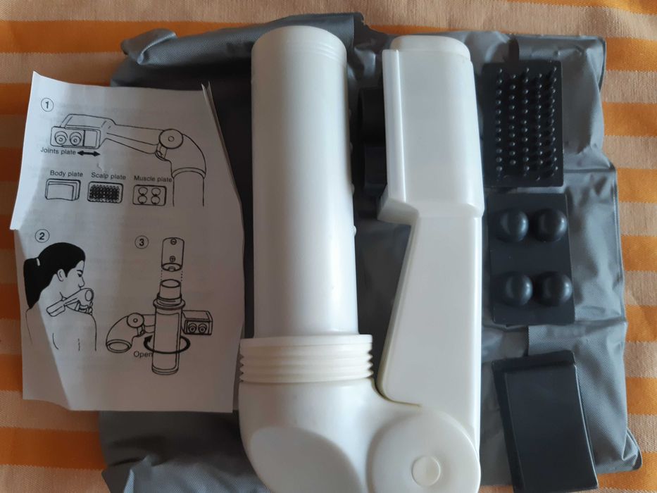 Продавам масажьор със сменящи се приставки, с батерии