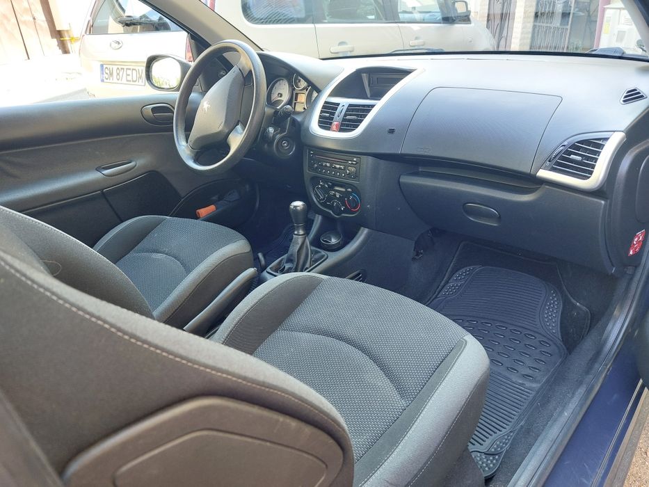 Peugeot 206+ 1.1 benzina cu AC