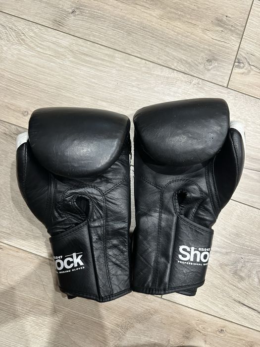 Боксови ръкавици Leone