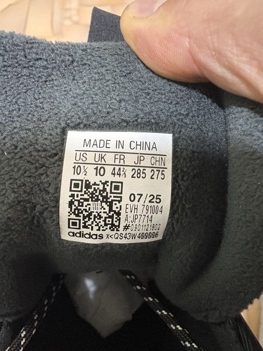 Продам кроссовки adidas