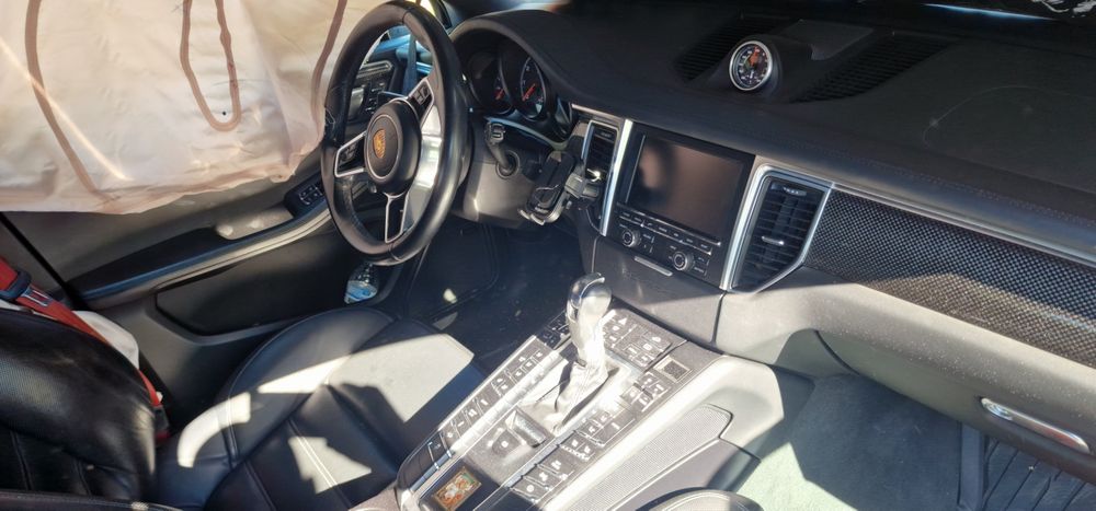 Porsche Macan ударено