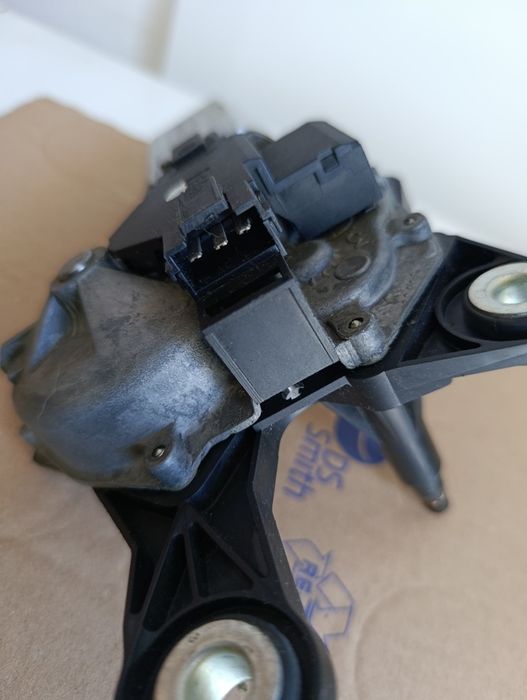 De vânzare motoraș ștergător haion Opel Zafira