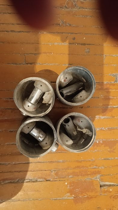 Поршни с пальцами от Москвич 412