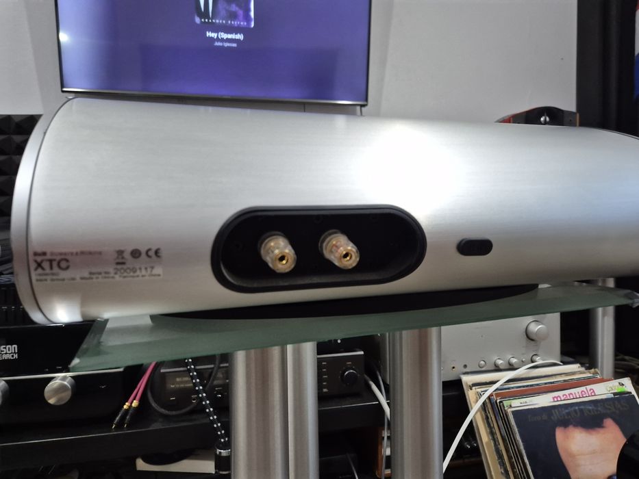Bowers Wilkins XTC boxa centru