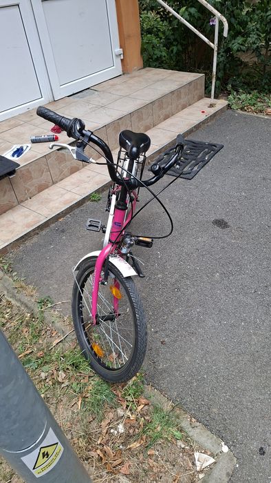 Vând bicicleta 20" in stare bună